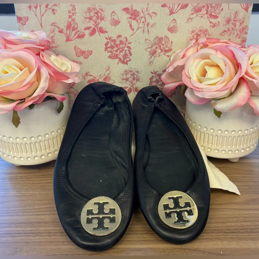 Tory Burch Black Leather Flats with Gold Logo - Picture 1 of 12